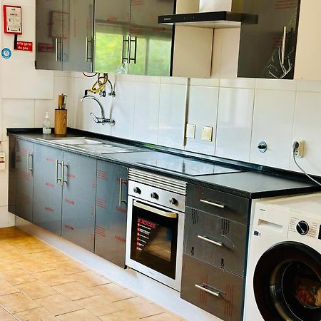 Portimao Central Holiday Guesthouse Bagian luar foto